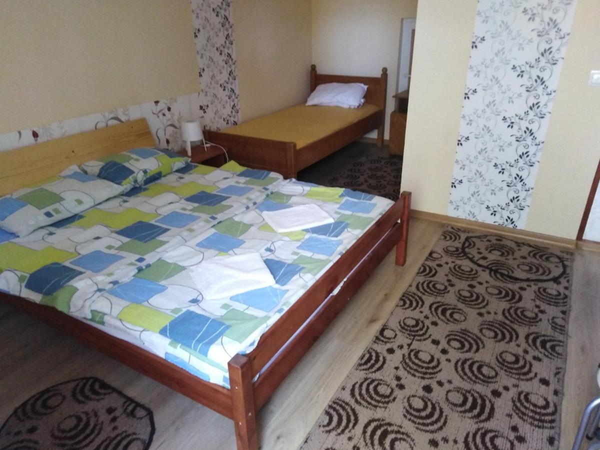 Casa De Vacanta Zsenik Vendeghaz Совата Екстер'єр фото